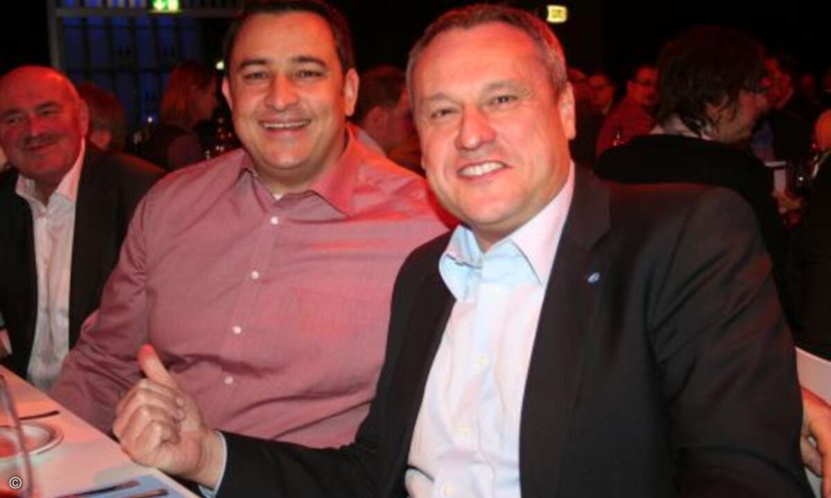 Daumen hoch: Stefan Pache von A&P Office Systems und Ralf Stephan von Konica Minolta
