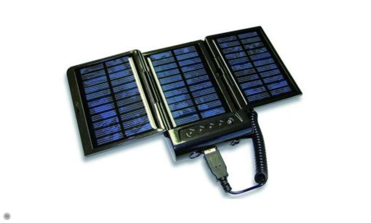 Umweltfreund: Das Solarladegerät Energie To Go SP2000 versorgt mobile Geräte wie Smartphones oder MP3- Player via Solarstrom mit Saft. Damit können etwa iPhone-Nutzer bis zu zwölf Stunden länger plaudern. Das Solarladegerät kostet 86 Euro.