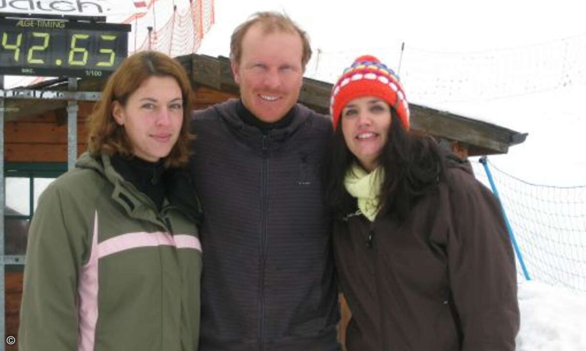 Amina Jemi und Nadine Kasszian von CRN lernten Snowboarden vom dreifachen Weltcup-Sieger im Snowboarden Alex Maier