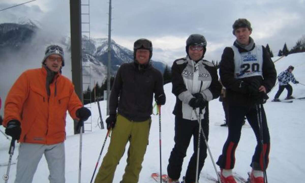 Gipfelstürmer: Alex Maier (2.v.l.) mit Marc Riemen (links), Jörg Gröpper und Christian Velroyen (alle drei vom SanDisk-Team)