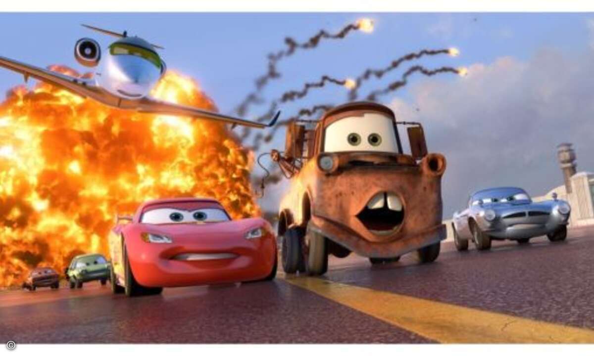 Cars 2 (28.07.2011): Lightning McQueen kommt zurück. Und diesmal geht es rund um den Globus...