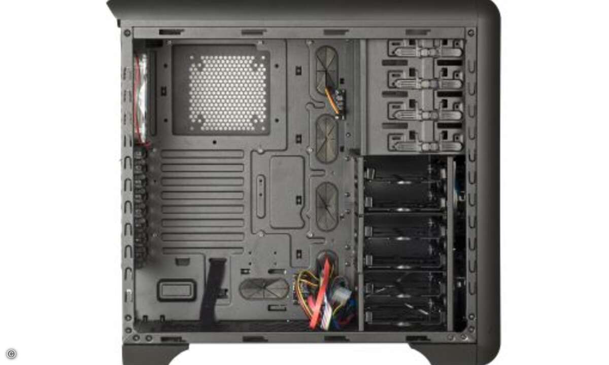 Der Midi ATX-Tower LPC302MA-BL mit USB 3.0 kostet ab 109,90 Euro (UVP)