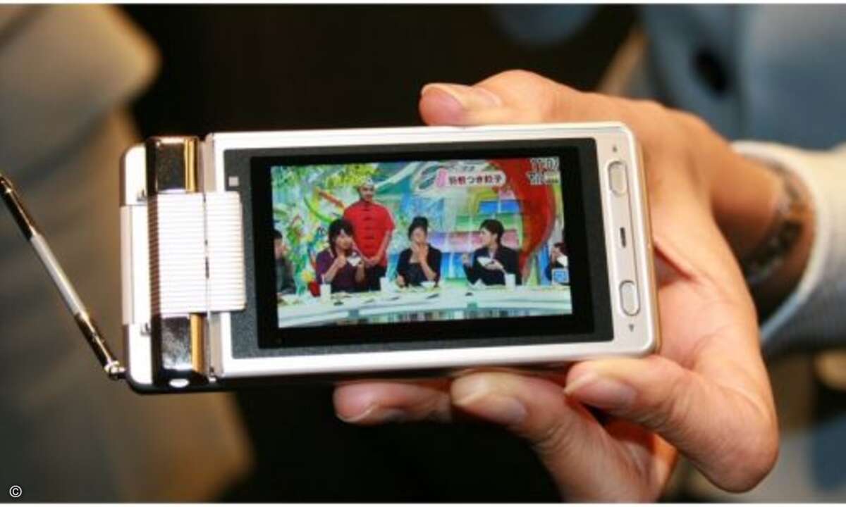 Im Gegensatz zu Europa hat in Japan oder auch Korea das Handy auch als mobiler Fernseher seinen Platz gefunden.