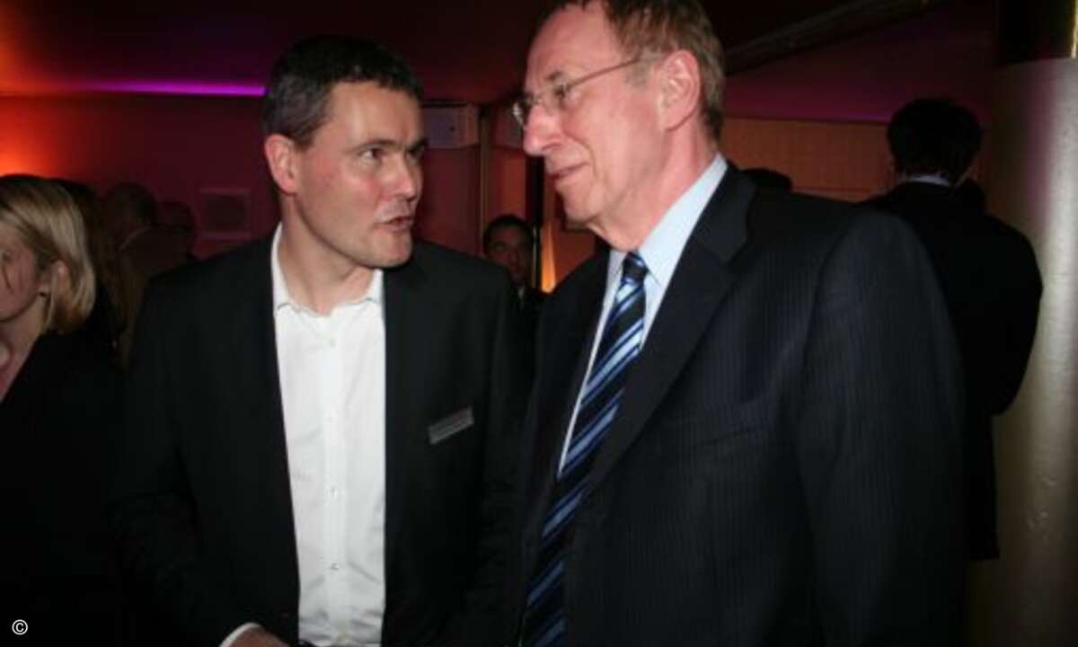 IT-Prominenz war ebenfalls zu Gast: Ex-Ingram Micro-Chef Michael Kaack (rechts) mit Sascha Hancke von LG