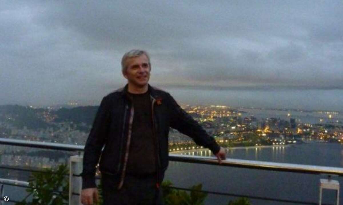 Thomas Wolff von Lenovo beim Sonnenuntergang auf dem Zuckerhut