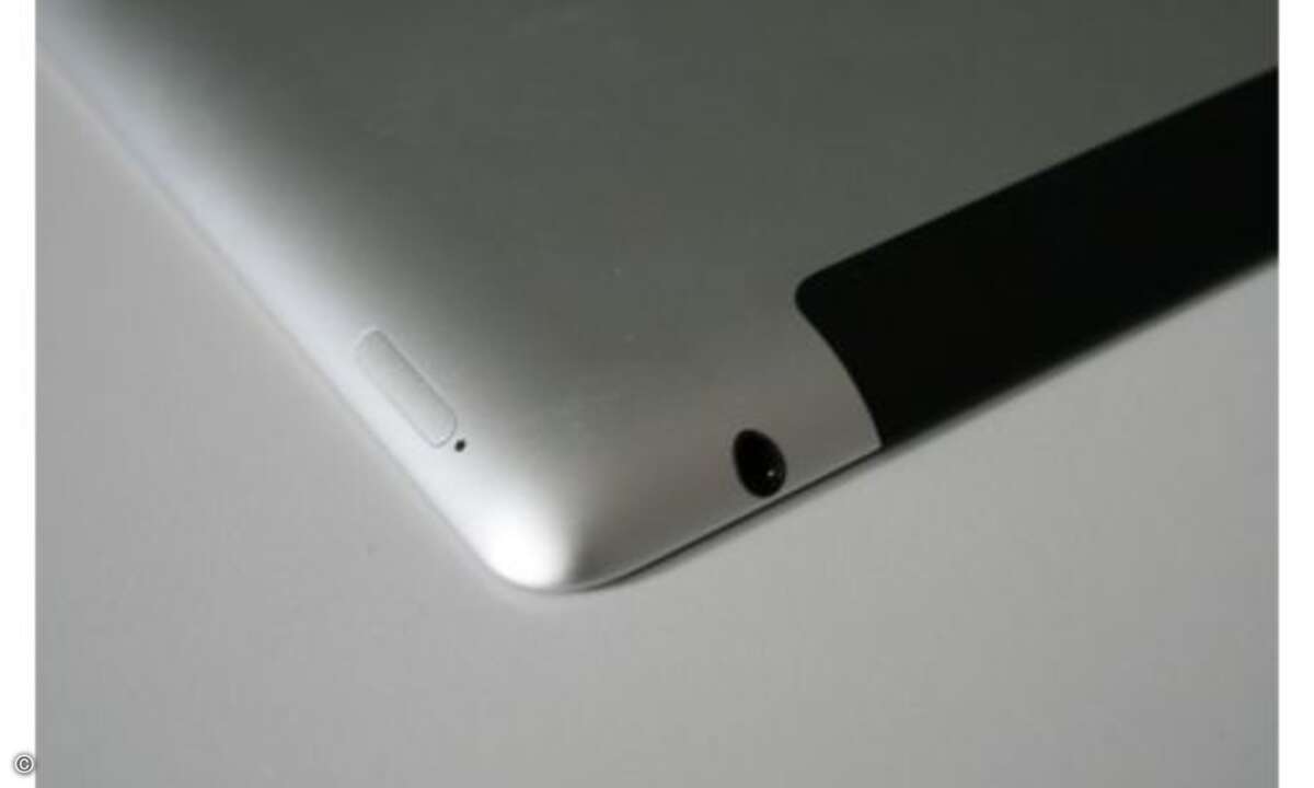 Links oben die 3.5-mm-Klinkenbuchse für Headsets.