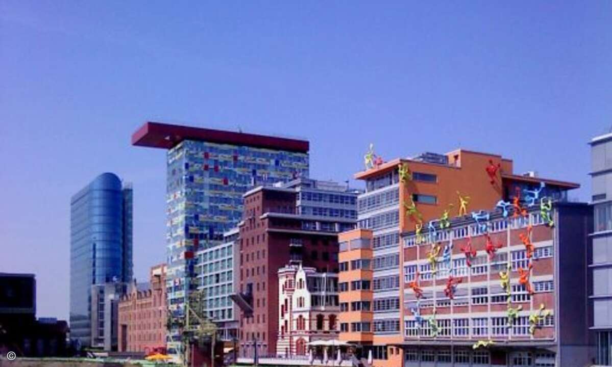 Medienhafen in Düsseldorf: Die nordrhein-westfälische Landeshauptstadt belegt bei den IT-Neugründungen den dritten Rang bundesweit. (Foto: Thomas Lask/pixelio.de)