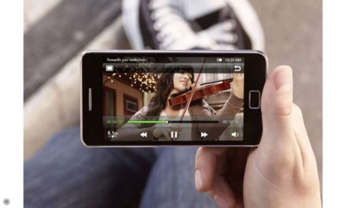 Sichtbare Unterschiede gibt es auch beim Bildschirm, sowohl bei der Größe als auch bei der Auflösung. Das Apple iPhone 4 hat eine Display-Diagonale von 3,5 Zoll und ist mit 960 x 640 Pixel das Smartphone mit der bisher höchsten Bildschirmauflösung.