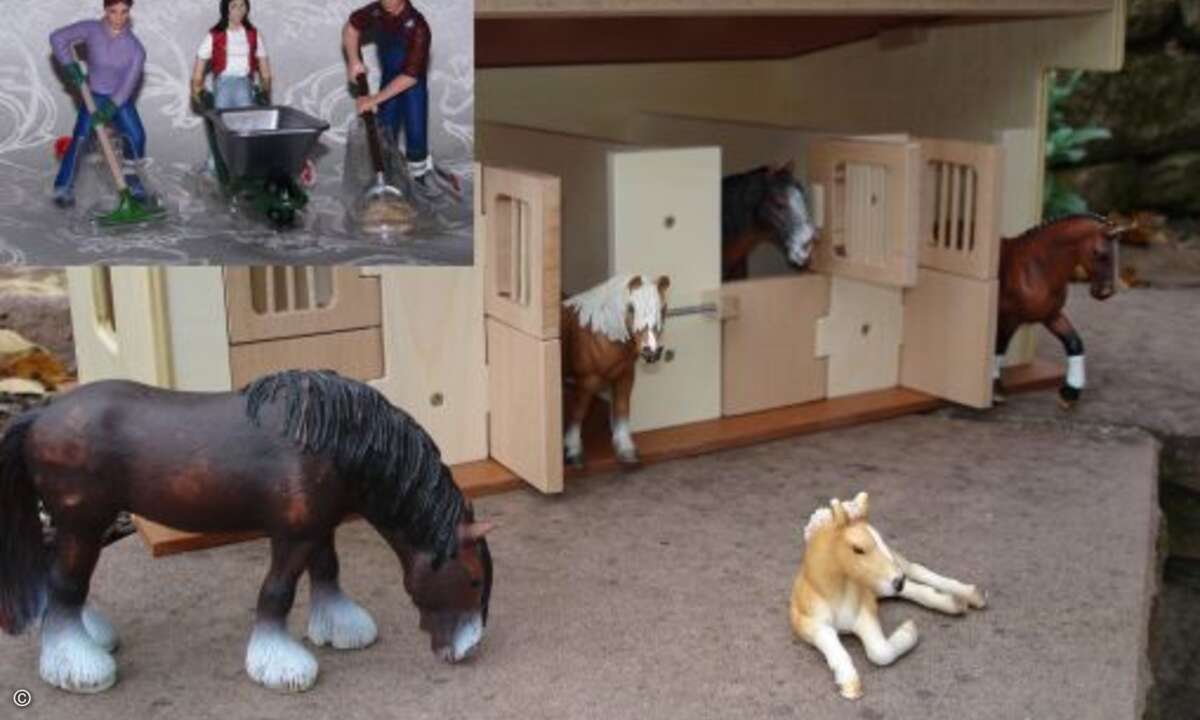 Platz 7: Schleich Figuren (neu: Michael Jackson als Pferdepfleger - siehe Figur Mitte)