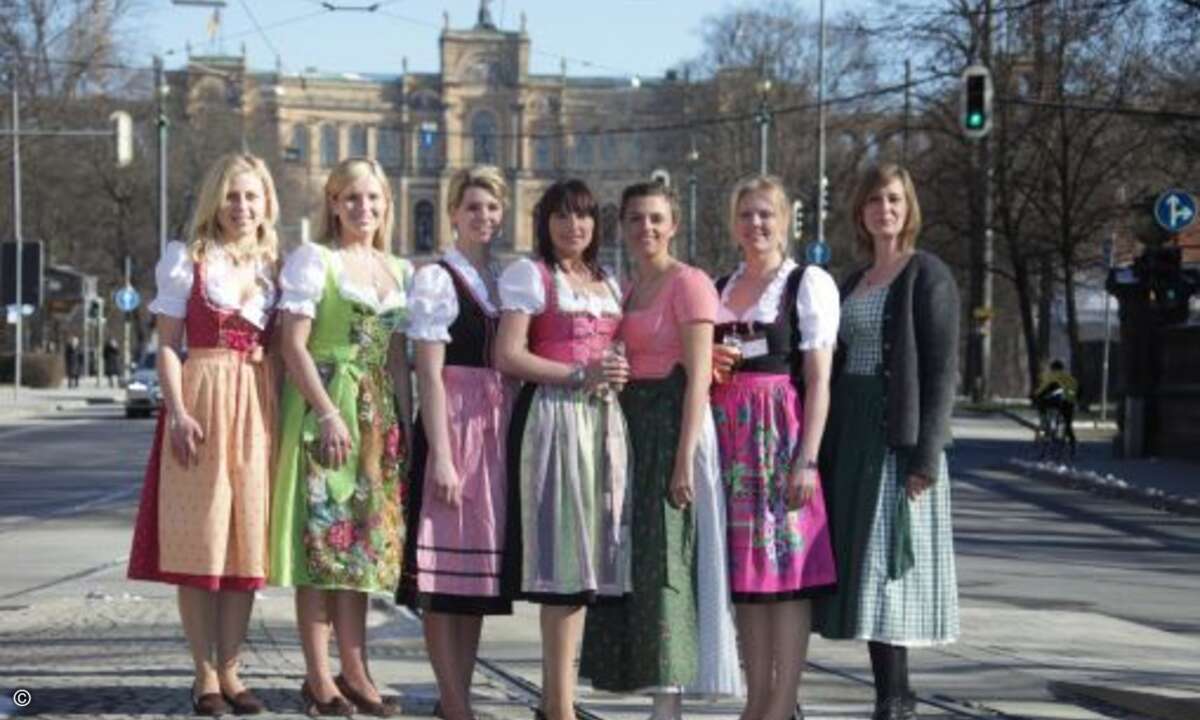 ... blieben diese sieben bezaubernden Kandidatinnen übrig ...