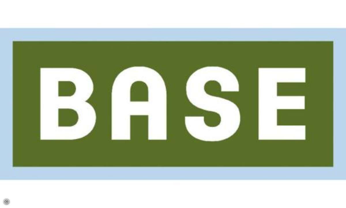 Base kontert mit Niedrigpreisen Base bietet Wenigsurfern ein günstiges Angebot: mit der Auslandsoption Reisevorteil Plus zahlen Kunden 49 Cent pro MB im EU-Ausland. Auch hier gilt die EU-Regelung von maximal 59,50 Euro. © Base