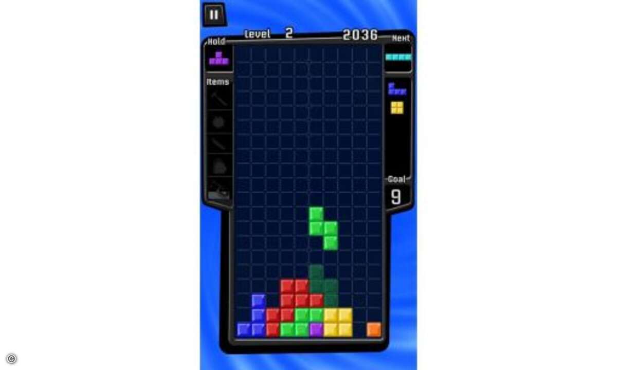 Tetris / Playbook

Bei Tetris vor Playbook gibt es zunächst 15 Level, wer sich die Finger platt gedaddelt hat, kann mit „Endless“ weiter aufsteigen. Das kennen wir ewig, steigen wir mal bei Level 15 ein. Und sind überrrascht, weil die Blöcke schnel