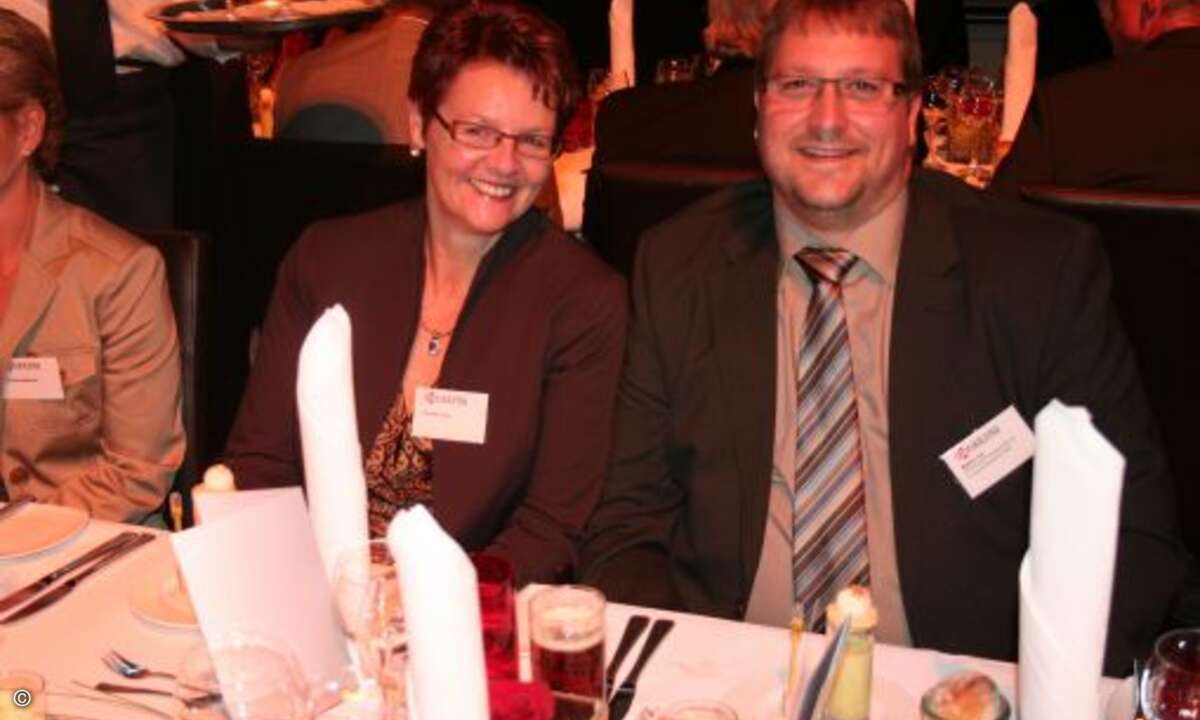 Zur Abendgala kam der Fachhandel in Begleitung: Kornelia und Martin Frey von Systeam