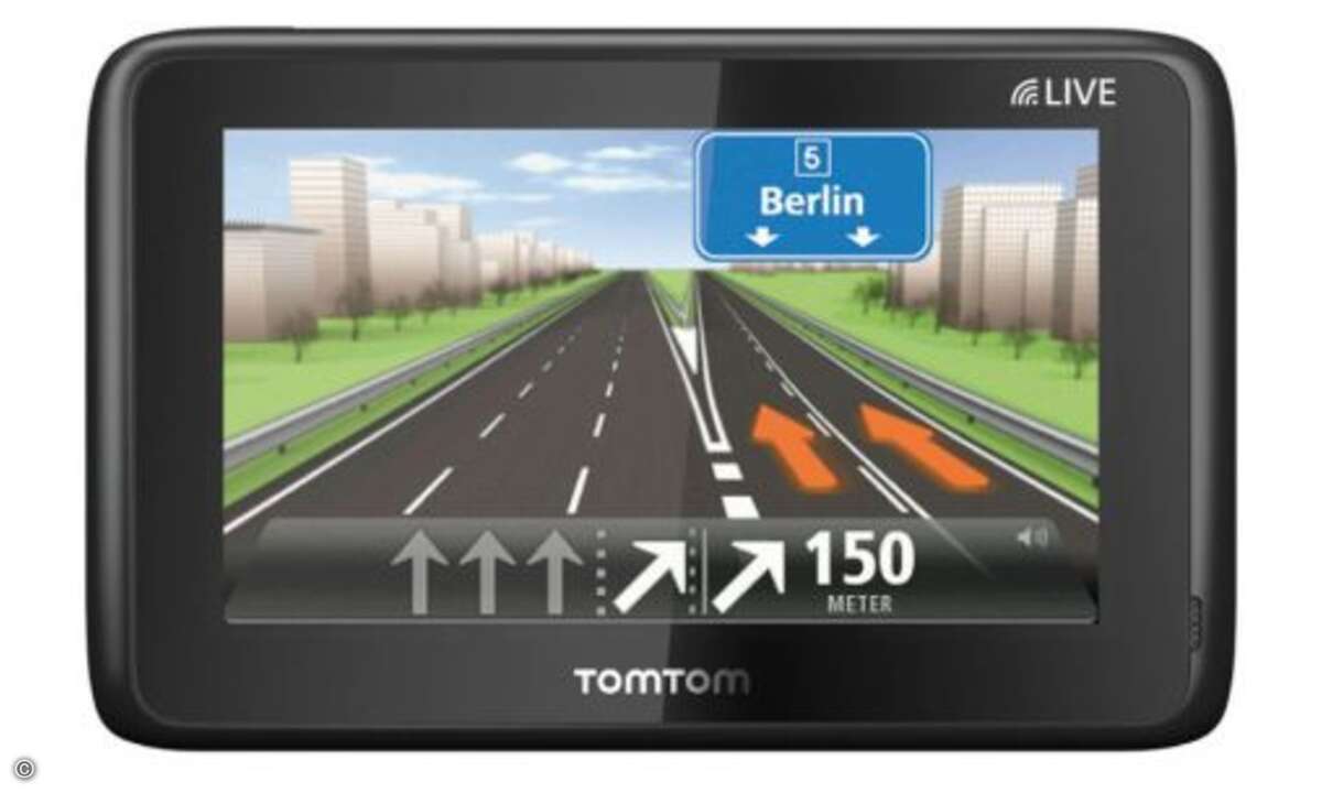 Das Tomtom Go ist Urvater aller mobilen Navigationssysteme und in vielen Ländern Namensgeber der gesamten Sparte. Aktuell kostet das modernste Go als Modell Live 1000 299 Euro, mit 5-Zoll-Display ist es als Go Live 1005 für 349 Euro erhältlich. Absol