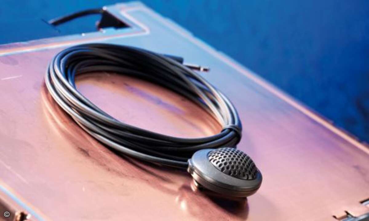 Klangliche Glanzleistung:
 
Im Soundcheck ließen wir das DEX-P 99 RS an feinster Abhör-Elektronik gegen die Konkurrenz antreten. Konkurrenz heißt bei einem solchen Kandidaten, dass es sich mit der absoluten CD-Elite anlegen muss.
Im Starterfeld: D