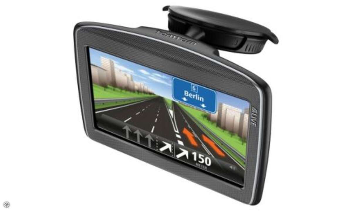 TomTom Go Live 825 mit Halter