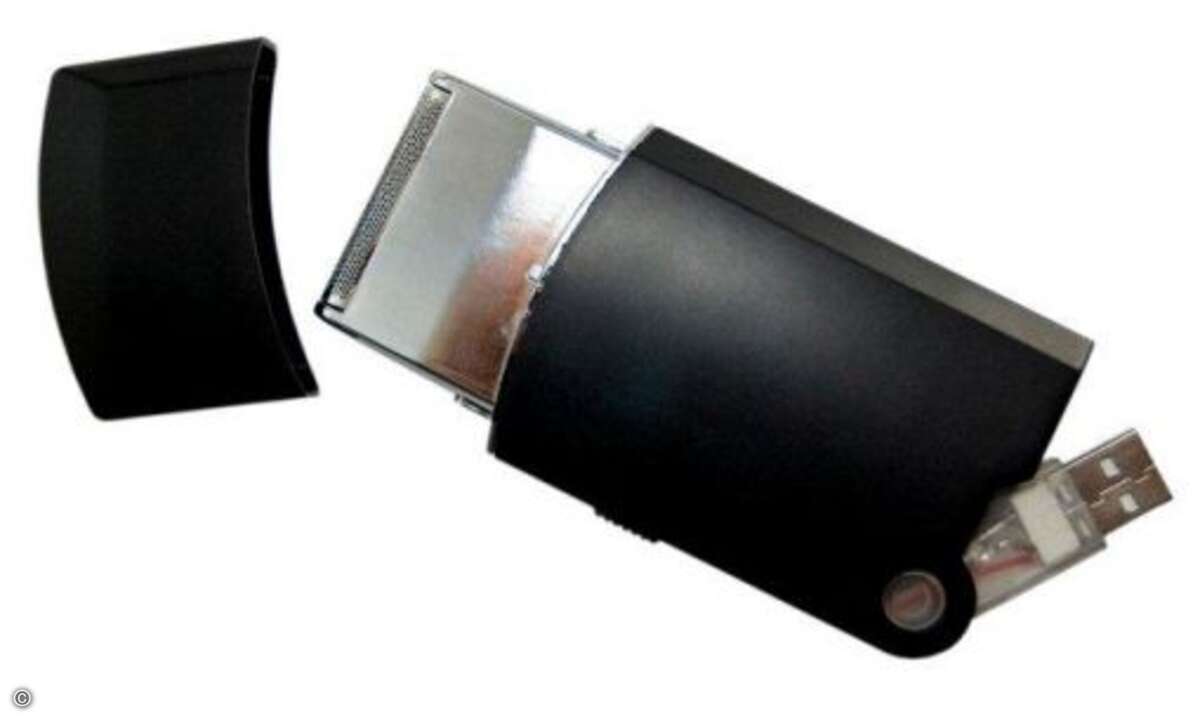 Die Nacht durchgearbeitet? Hier hilft der USB-Rasierer allen Männern dabei, den Bartwuchs unter Kontrolle zu bringen. Der Rasierer hat einen eingebauten Akku, der per USB Anschluss aufgeladen wird. Er kommt zusammen mit einer praktischen Reinigungsbü