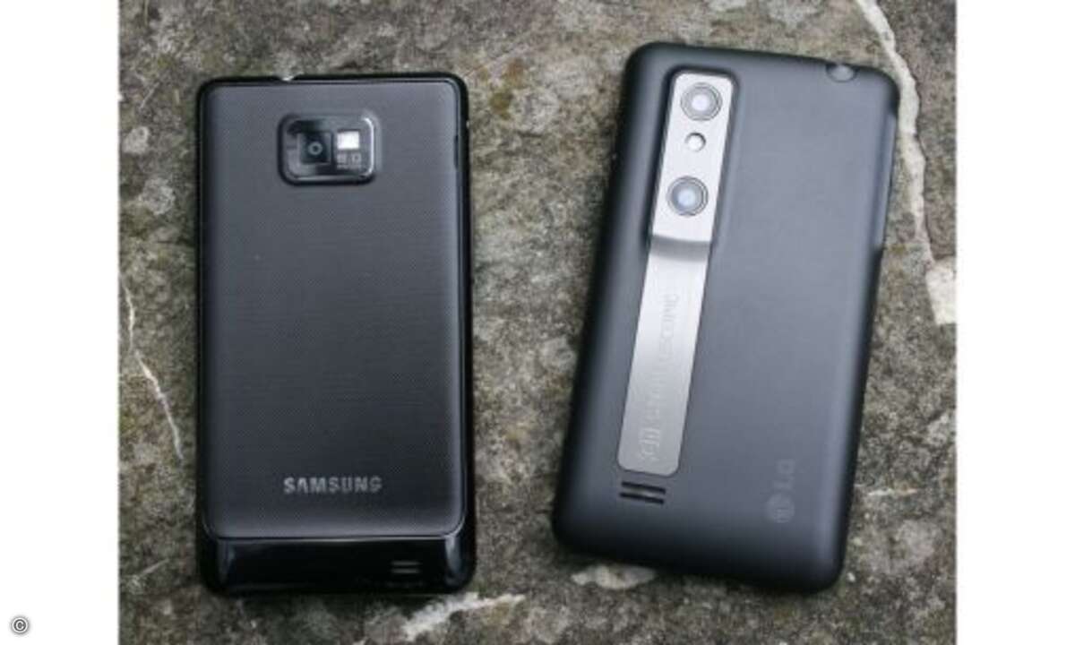 Samsung Galaxy S2 vs LG Optimus 3D
Um selbst 3D-Inhalte aufzeichnen zu können, bietet das LG-Smartphone eine 3D-Kamera.