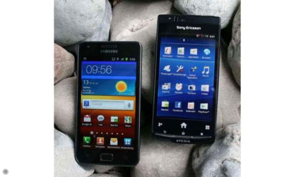 Samsung Galaxy S2 vs Sony Ericsson Arc
4,2 Zoll misst die Anzeige des Sony Ericsson Xperia Arc. Ein spezieller Grafikchip sorgt für eine flüssige Darstellung von Bedienoberfläche und Videos.
