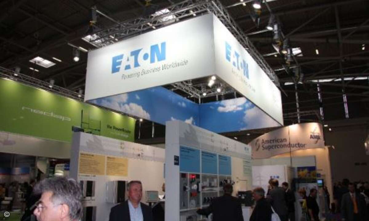 Auch IT-Firmen stellen auf der Intersolar aus: Beispielsweise der USV-Spezialist Eaton