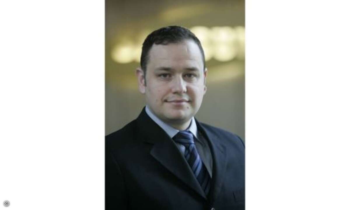 Marcos Pérez Herrera, Senior Product Marketing Manager CTV & DAV Samsung Electronics

„Unsere Philosophie ist es, Verbrauchern sowohl bei 2D- als auch bei 3D-Inhalten die bestmögliche Bildqualität zu bieten. Deshalb setzt Samsung auf das hochwertig