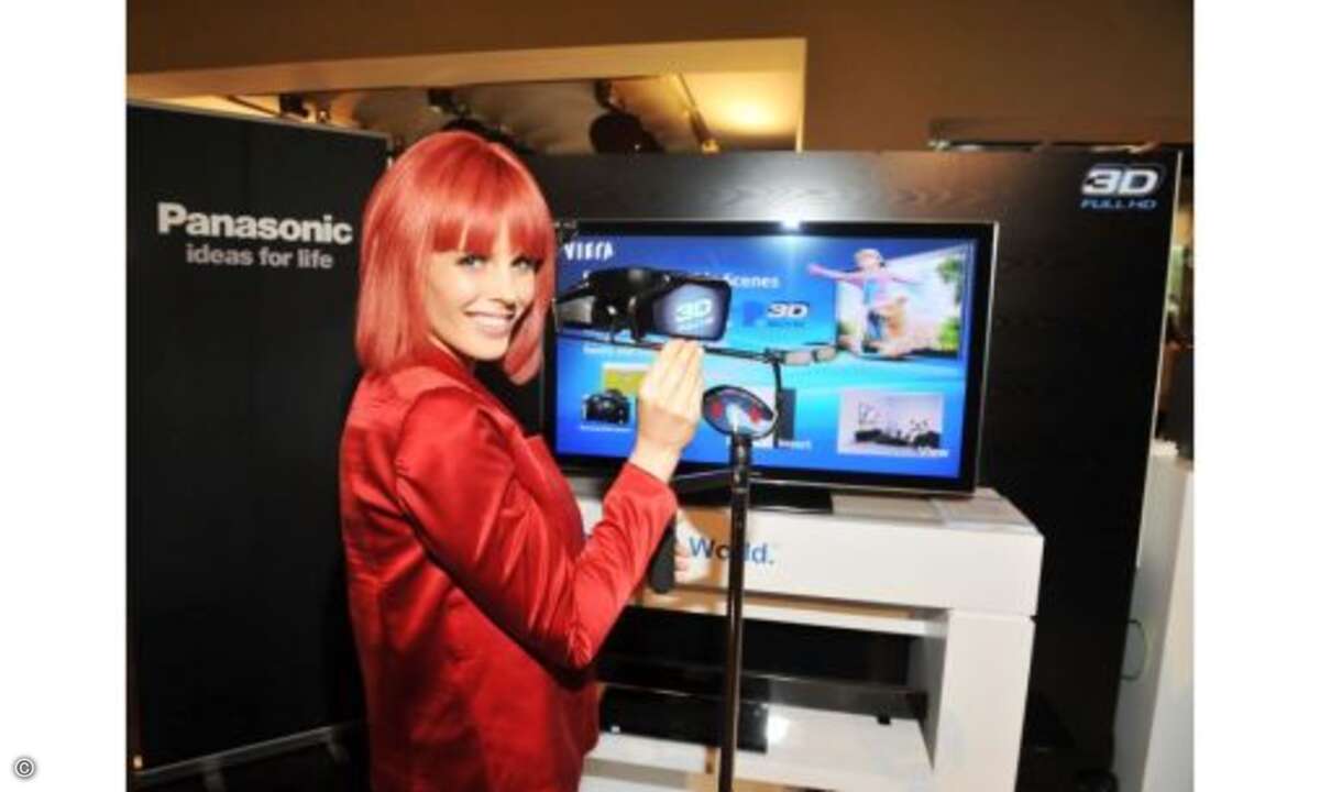 3D-Technikduell großes Thema auf der IFA 2011

Nicht nur Miss IFA freut sich schon auf die kommenden 3D-Innovationen. Das Duell der beiden konkurrierenden 3D-Technologien, Shutter gegen Polfilter, wird auf der IFA 2011 vom 2. bis 7. September in Be