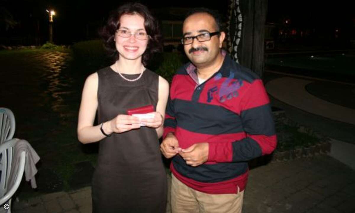 Helen Sapronova von Abbyy aus Russland und Manoj Ganapathy von Almoe aus Dubai
