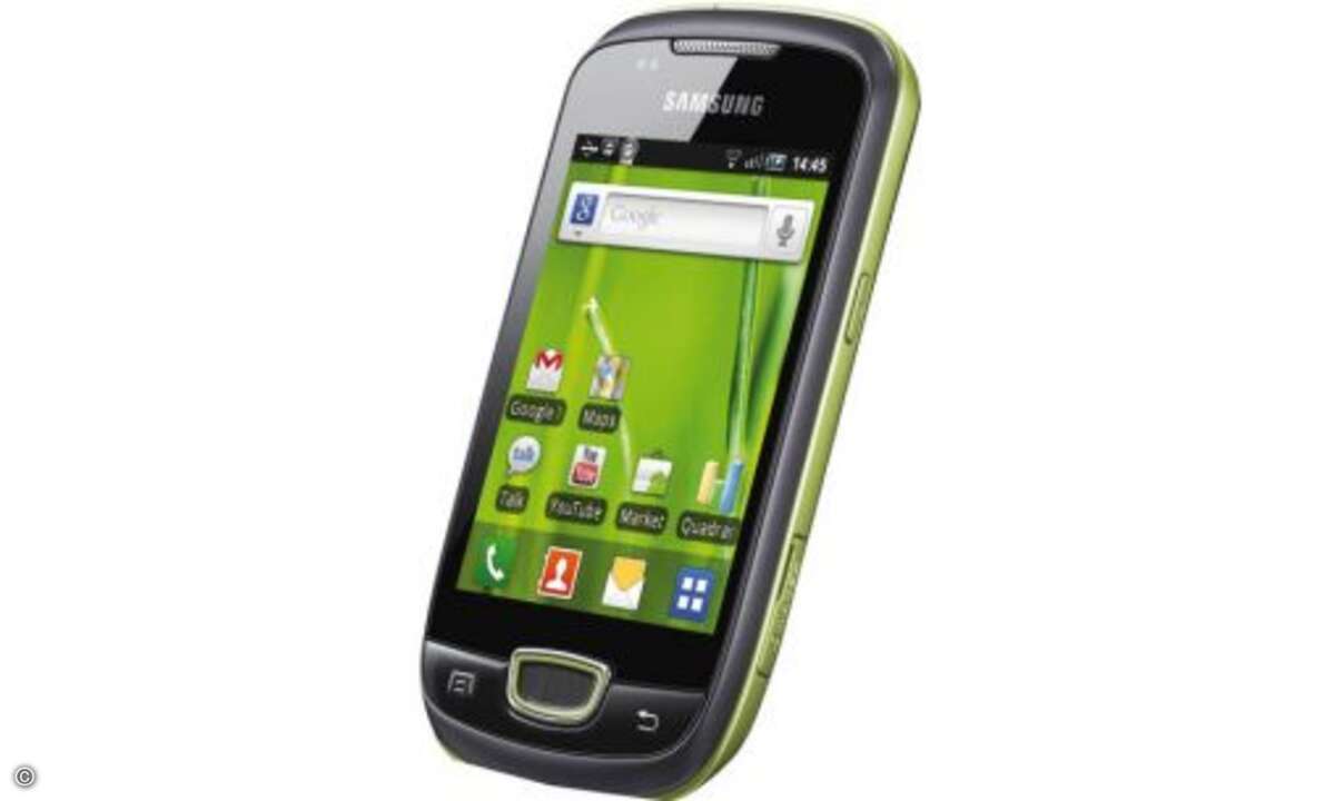 Wirklich klein ist das Android-2.2-Phone nicht. Schließlich verrichtet hier ein Touchscreen im 3,1-Zoll-Format seinen Dienst. Die Anzeige ist aber zugleich das größte Minus, denn mit ihrer Auflösung von 240 mal 320 Pixeln und der groben Darstellung w