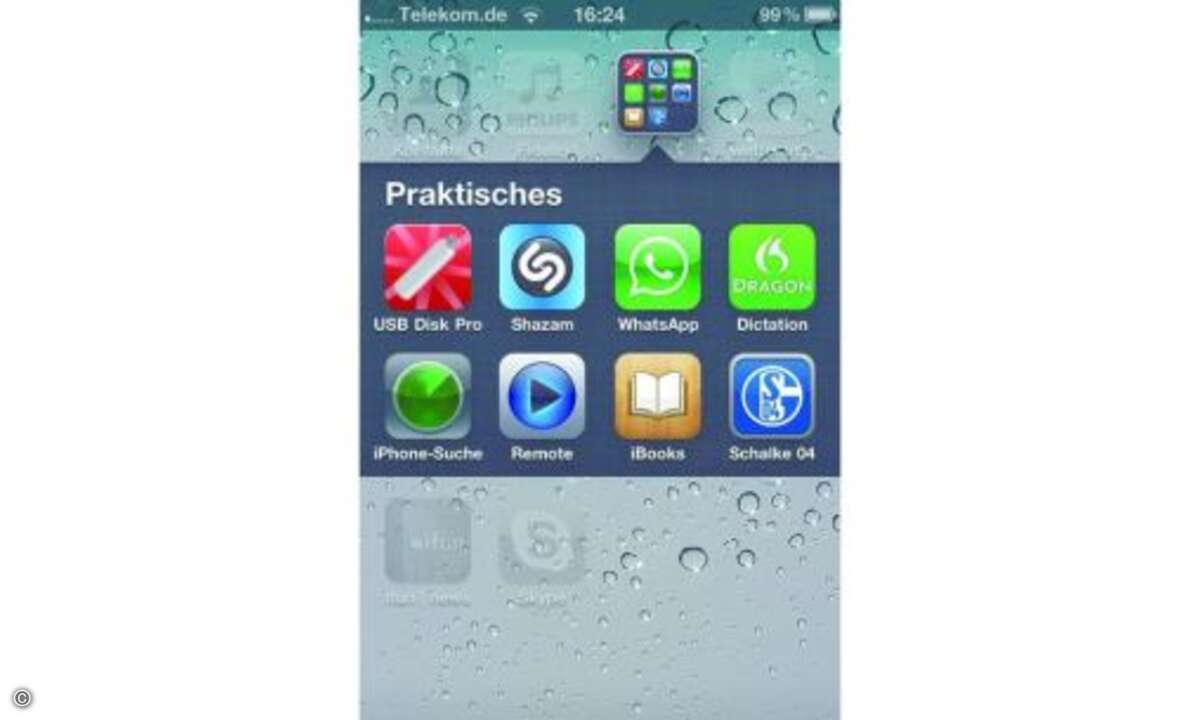 Apple hatte als erster Hersteller einfache Bedienbarkeit kompromisslos in den Mittelpunkt gestellt und dafür zunächst auf die eine oder andere Funktion verzichtet. Über die Jahre wurde die Funktionalität von iOS aber ausgebaut, wobei sich auch ältere
