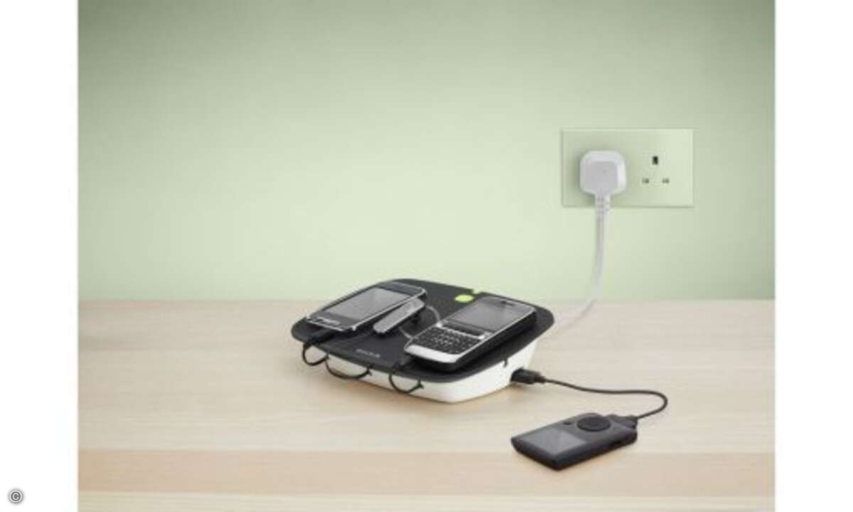 Mit dem Conserve Valet wiederum können bis zu vier Geräte mit nur einem Stromkabel aufgeladen werden. Sind sie voll geladen, schaltet sich das Gerät automatisch ab.
Preis: 39,90 Euro. ©Belkin