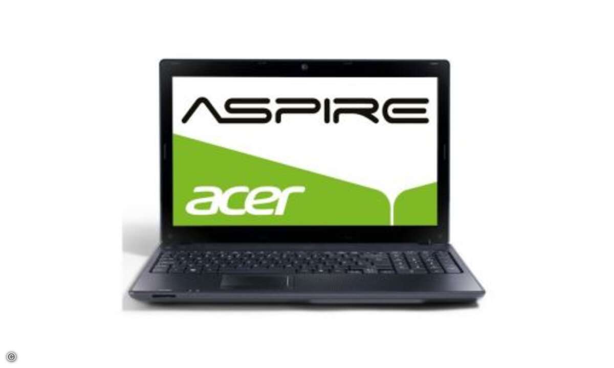 Amazon bietet das Acer Aspire 15-Zoll-Notebook in mehreren Varianten an. Das »Titelmodell« hat eine Intel Core i3 380M CPU mit 2,5 GHz. Zur Verfügung stehen 4 GByte RAM, die Festplatte ist 500 GByte groß, als Grafikkarte ist eine NVIDIA GT 520M einge