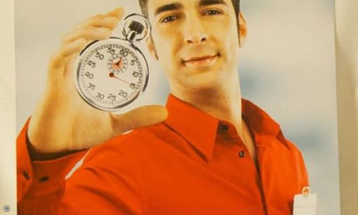 Die schwebende Uhr ... (Foto:www.psdisasters.com)