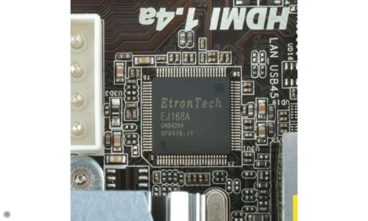 Asrock setzt beim Z68 Extreme4 als USB-3.0-Chip den eher exotischen Etron EJ168A ein, der mit einem Turbo-Modus aufwarten kann.
© PC Magazin