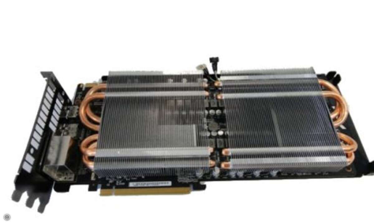 Die Kupfer-heatpipes führen die dabei entstehende Wärme wieder ab...