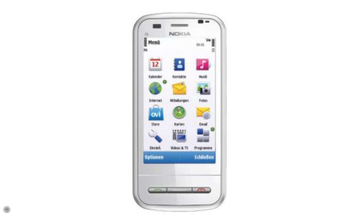 Nokia C6-00
Das optisch etwas unscheinbare C6-00 von Nokia hat es faustdick hinter dem Display, denn dort befindet sich eine ausziehbare Schreibmaschinentastatur. Dank großer Tasten und guten Druckpunkten kommen so vor allem Messagingfans voll auf