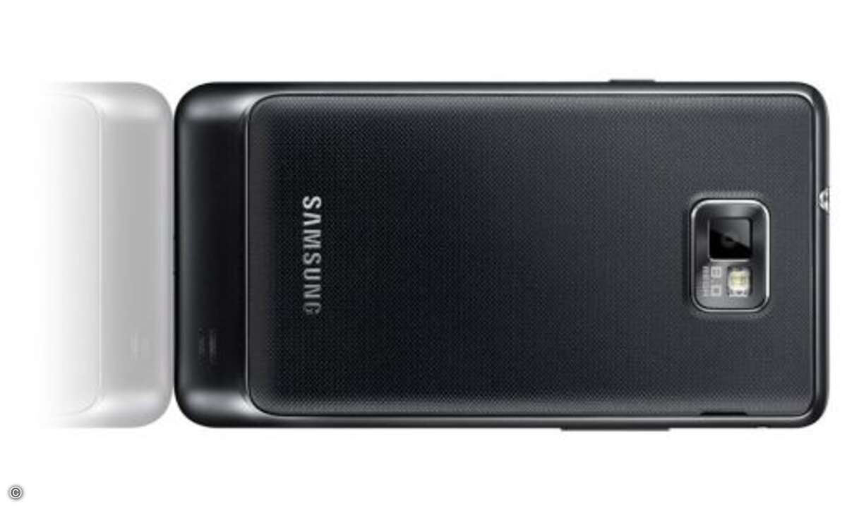 Platz 9: Samsung Galaxy S2
...eine ordentliche Akkuleistung. Mit knapp sieben Stunden im typischen Nutzungsmix hält das Galaxy S2 trotz großem Display locker einen Tag durch. Auch die Funkeigenschaften im UMTS-Betrieb sind überdurchschnittlich gut