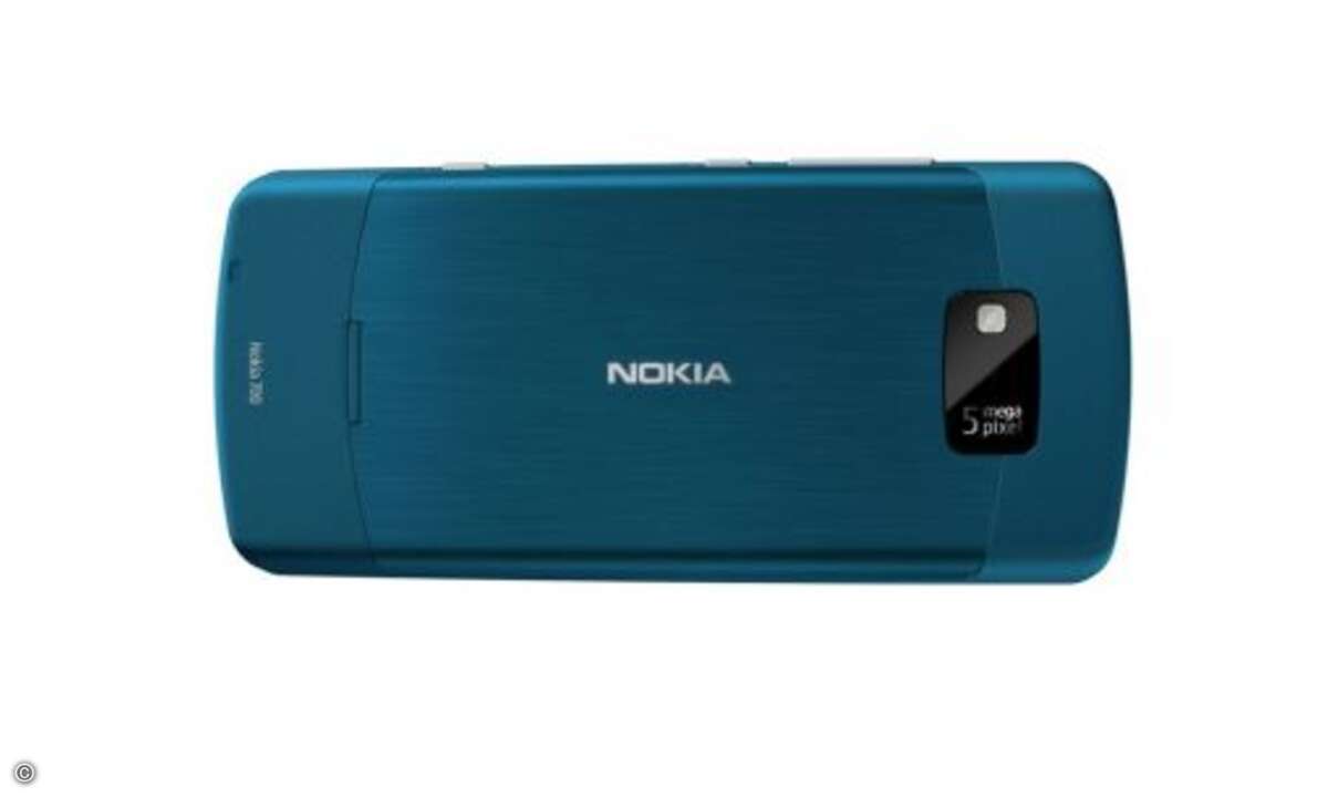 ... und besitzt eine 5 Megapixel-Kamera mit LED-Blitz.