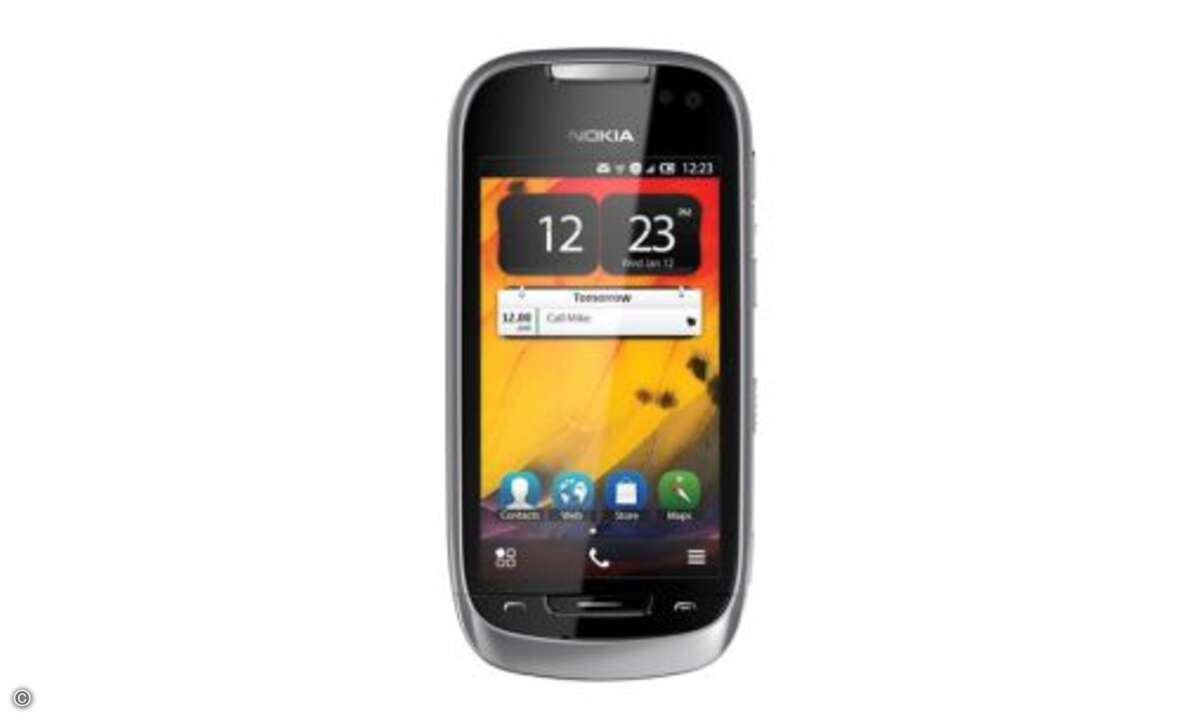Das Nokia 701 setzt auf ein 3,5 Zoll-Clear-Black-Display...
