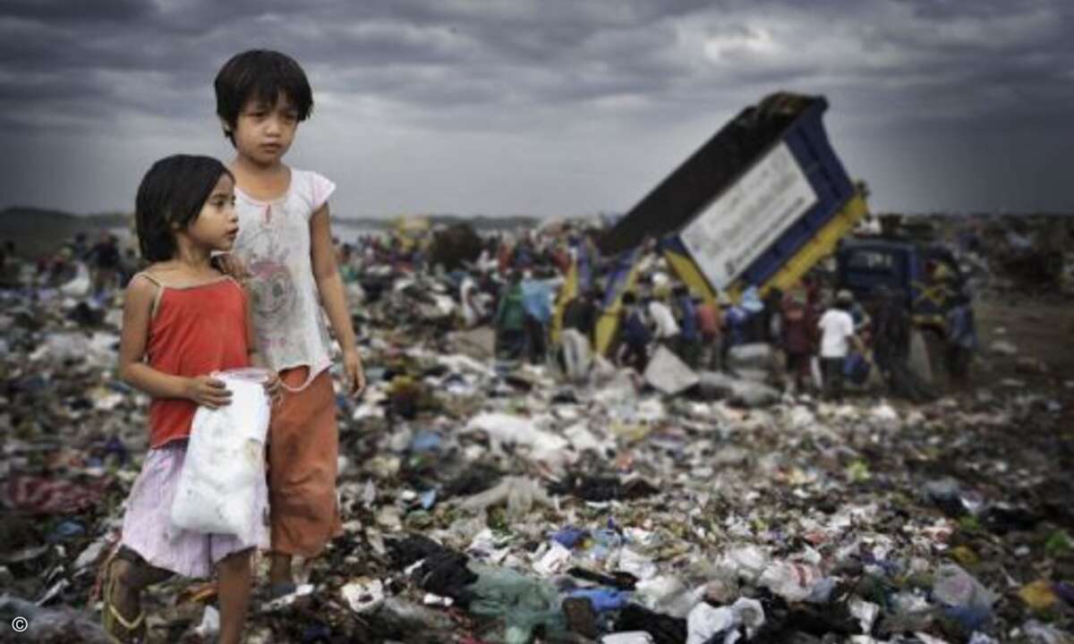 Kindernothilfe Österreich
»Überleben auf der Müllhalde«
Kurzinfo
Nahe der philippinischen Hauptstadt Manila hausen an die 3000 Menschen an einem Ort, den sie selbst