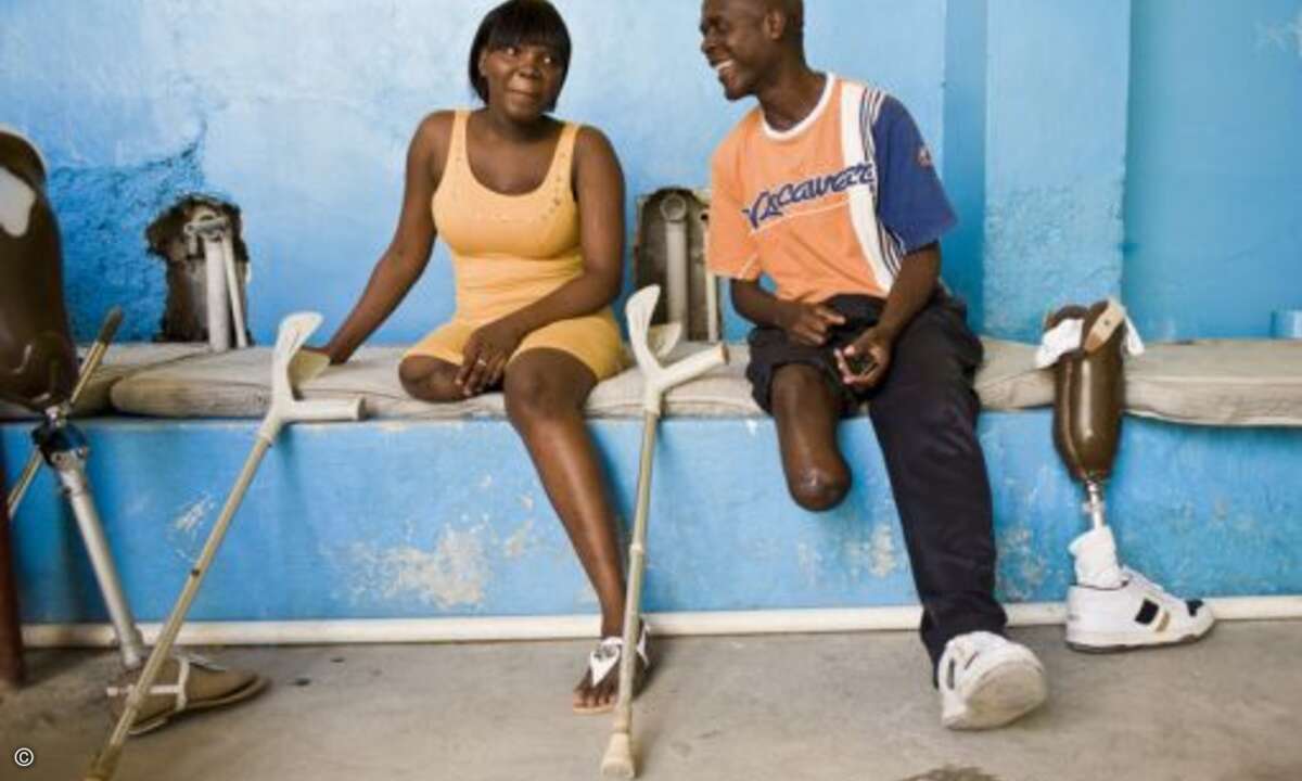 humedica e. V.
»Hoffnung im zerstörten Paradies - Haiti nach dem Beben vom 12. Januar 2010«
Kurzinfo
Bereits am dritten Tag nach dem verheerenden Erdbeben in Haiti übernahm ein Ärzteteam der deutschen NGO humedica das Krankenhaus