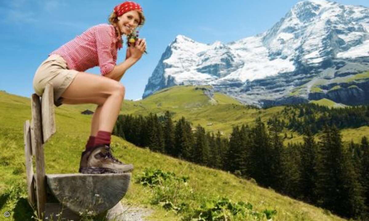 Schweiz Tourismus
»Key Visual Sommerkampagne Schweiz Tourismus 2011, Schweizer Alpen Jungfrau-Aletsch, UNESCO-Welterbe. Wandern auf der Wengernalp im Berner Oberland. Im Hintergrund der Eiger und der Mönch.«
Kurzinfo
Für den weltweit neuen Auftrit
