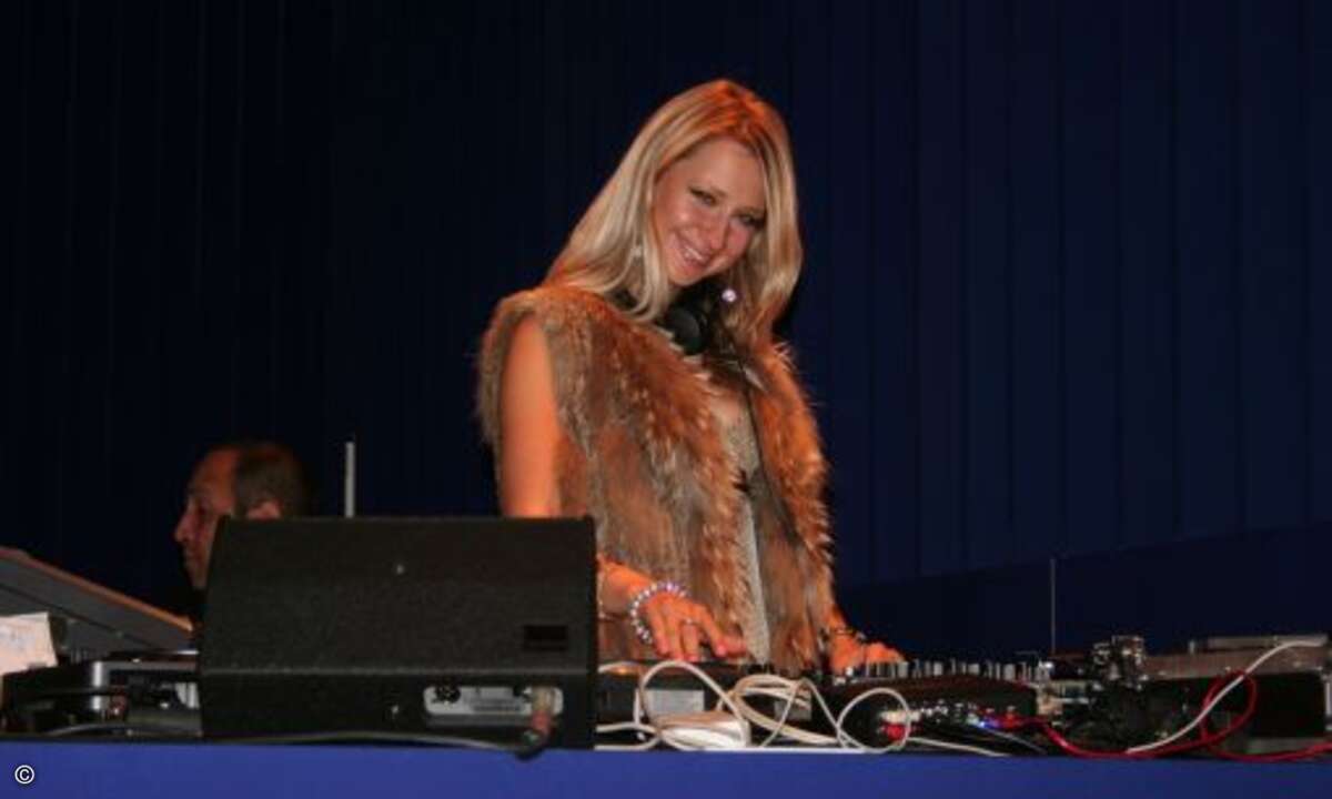 Diese Djane sorgte tanzbaren Teil