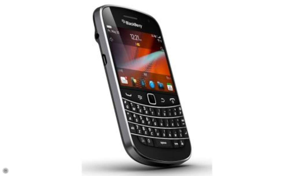 RIM Blackberry Bold 9900
RIM spart bei der Vorstellung des Bold 9900 nicht mit Superlativen: So soll der neue Blackberry nicht nur die beste Tastatur aller Zeiten haben, sondern auch die schickste Verarbeitung und das prallste Technikpaket: 1.2 GH