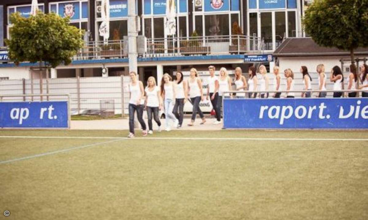 (Foto: www.fussballerinnenkalender.de)