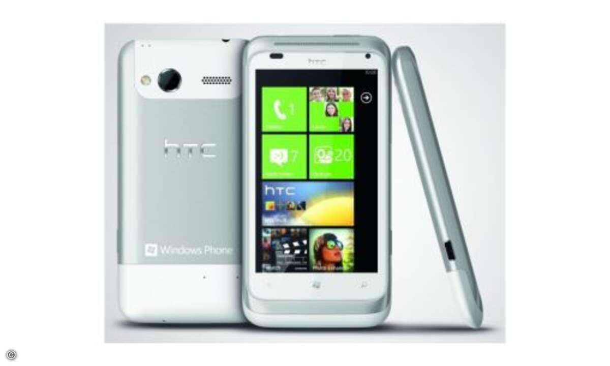 HTC Radar
Während sich das Titan an den erfahrenen Smartphone-Nutzer wendet, ist das HTC Radar im mittleren Preissegment angesiedelt. Es ist mit einem 3,8-Zoll-Display und 1-Gigahertz-Prozessor etwas kleiner und handlicher und soll sich laut Herst