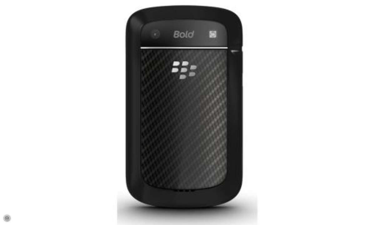 Blackberry Bold 9900
Der Einkern-Prozessor von Qualcomm taktet mit 1,2 Gigahertz und kann auf 768 Megabyte Arbeitsspeicher zugreifen. Der interne Speicher ist acht Gigabyte groß und lässt sich mit microSD-Karten erweitern. Fotos macht man mit der