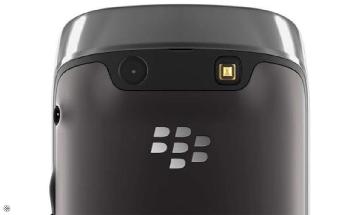 Blackberry Torch 9850
Die technische Ausstattung kennt man vom Blackberry Bold 9900: Gigahertz-Prozessor, Fünf-Megapixel-Kamera, Wlan, GPS, HSPA. Allerdings wurde der interne Speicher auf 4 Gigabyte halbiert und NFC fehlt. Die CDMA-Variante für de