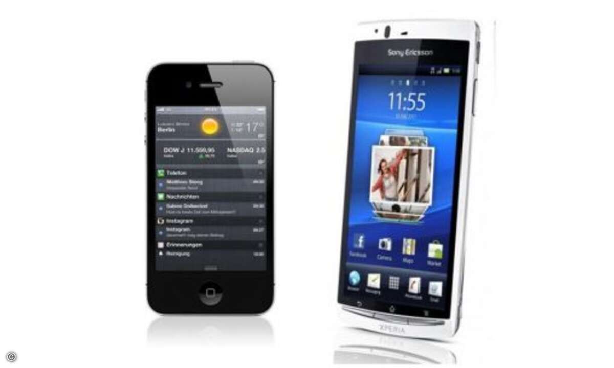 iPhone 4S versus Xperia Arc S  Das Xperia Arc S kann es nur schwer mit dem iPhone 4S aufnehmen. Das Bogen-Design der Rückseite ist  einzigartig – aber die Wirkung verpufft, wenn man das Smartphone in die Hand nimmt und spürt, dass das glänzende Gehäu