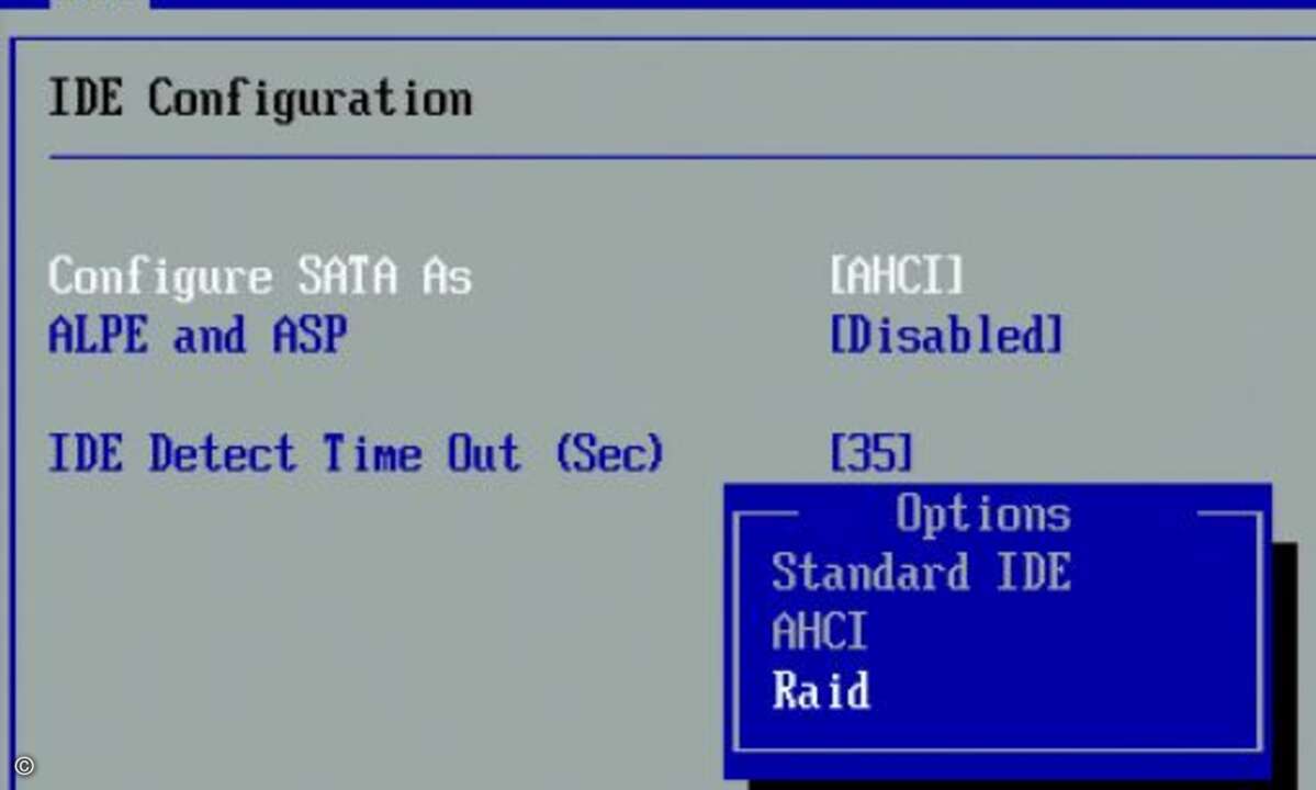 Tipp 5: Win7 im AHCI-Modus installieren  Grundsätzlich gibt es zwei Arten, Festplatten anzusprechen. Der IDE-Modus ist seit Langem bekannt, den AHCI-Modus (Advanced Host Controller Interface) kennen wir, seit es SATA-II-Festplatten gibt. AHCI nutzt z