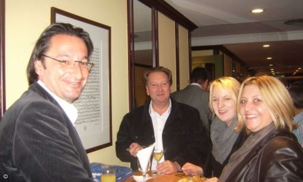 Etwas Entspannung gönnten sich die Händler in der Kaffeepause...